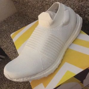 UltraBoost laceless
